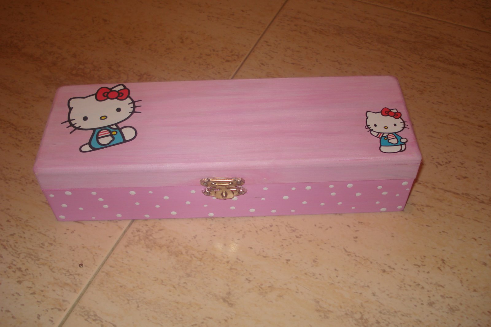 [Caixa+rectangular+Kitty+2.JPG]