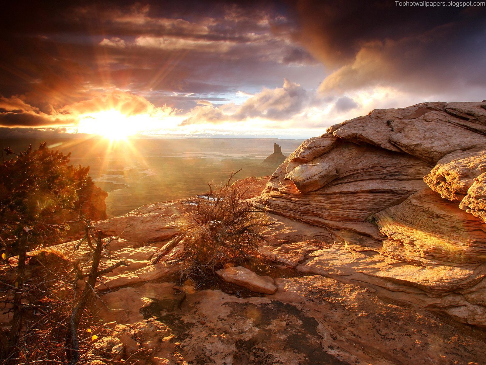 [Day's+End,+Candlestick+Tower+Overlook,+Canyonlands+National+Park,+Utah.jpg]
