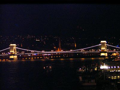 [Danube-chain+bridge1.JPG]