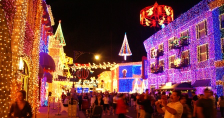 [Christmas+2007+MGM+lights.jpg]