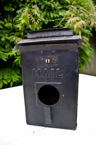 [mailbox-1.jpg]