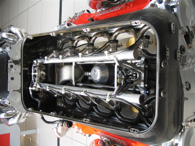[Ferrari-Engine10.jpg]