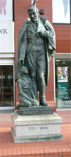 [250px-Robert_Owen_statue_-_Manchester_-_April_11_2005.jpe]