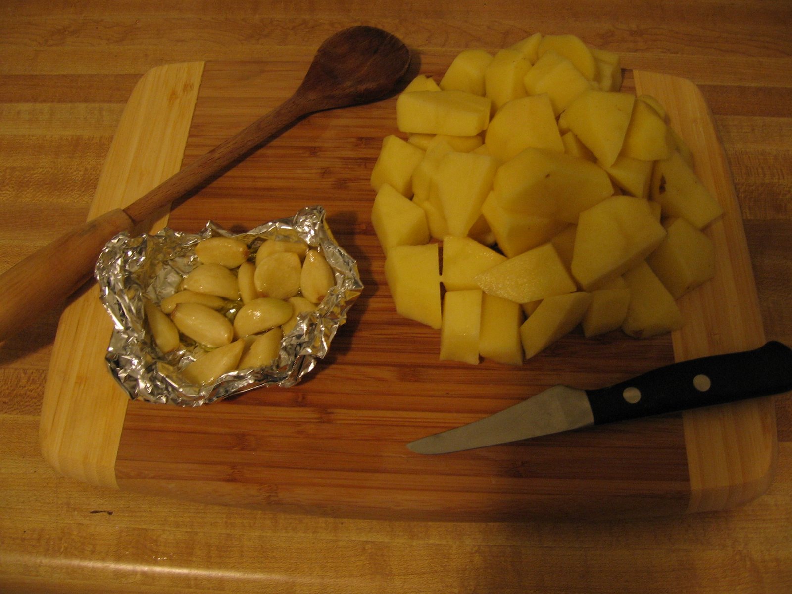 [garlic+and+potatoes.JPG]