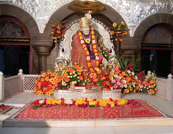 Sai Baba Of Shirdi - A Blog: Online Darshan of Samadhi Temple and DwarkaMai  in Shirdi