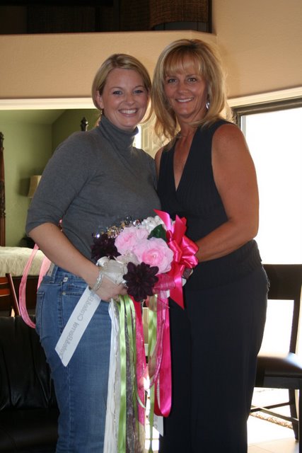 [Lindsay+and+mom+with+flowers.jpg]