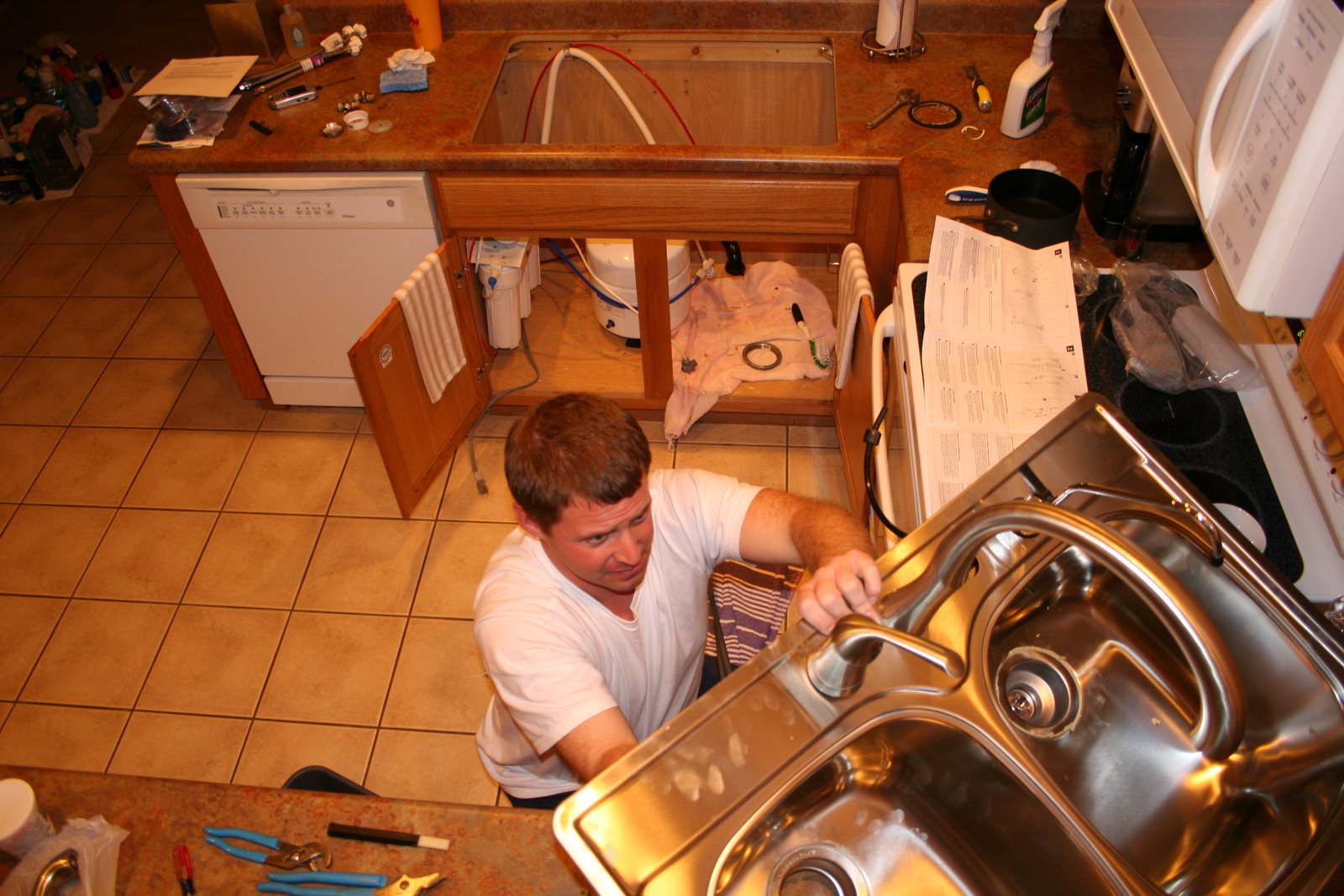 [redoing+the+kitchen+sink+(5).jpg]