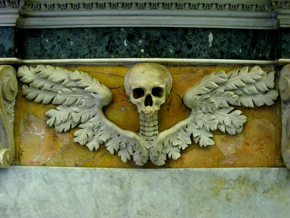 [vatican+skull+IMG_0492+SML.jpg]
