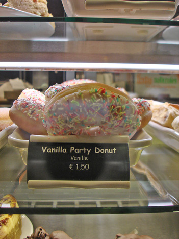 [Vanilla+Party+Donut.jpg]