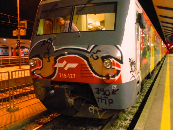 [train42.JPG]