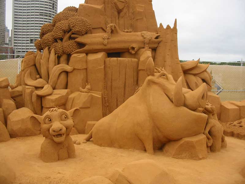 [escultura-areia-rei-leao.jpg]