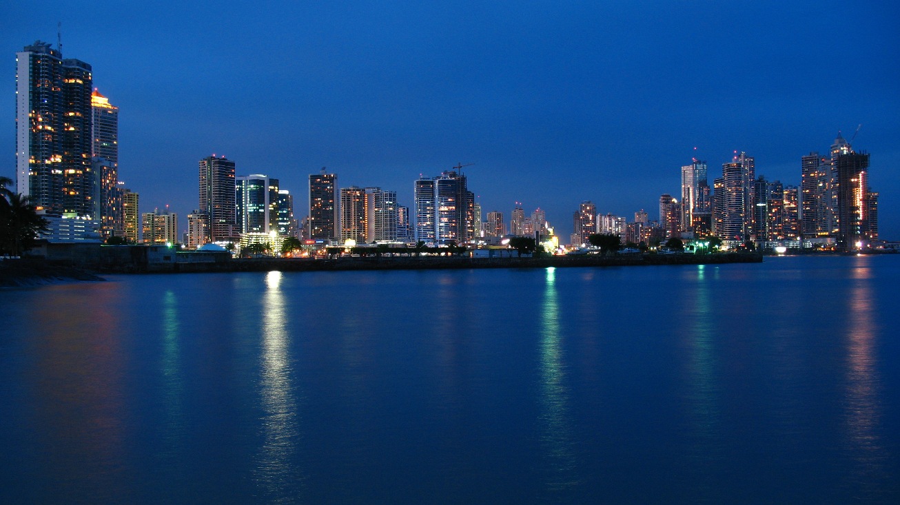 [03.+Ciudad+de+Panama+de+noche+(10).JPG]