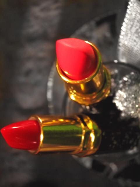 [red+lipstick.jpg]