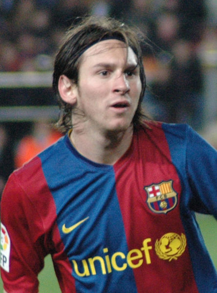 [444px-Lionel_Messi_31mar2007.jpg]