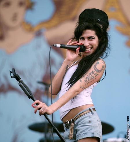 [Amy_Winehouse_Grammy.jpg]