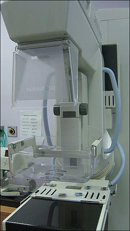 [3_mammography_machine_264x470.jpg]
