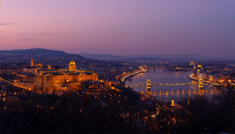 [Budapestnight100.jpg]