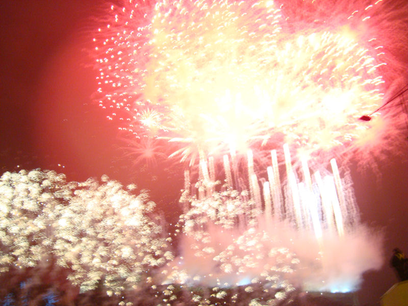 [Fireworks4.jpg]