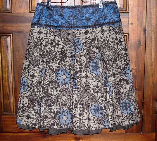 [blue-brown-skirt.jpg]