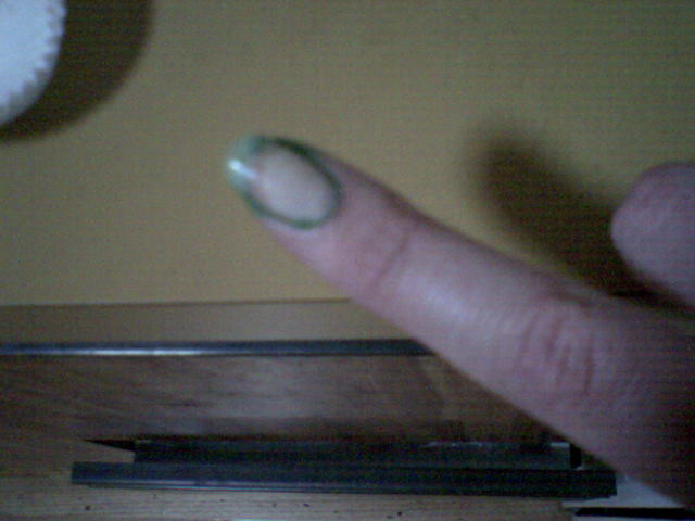[green+finger.jpg]