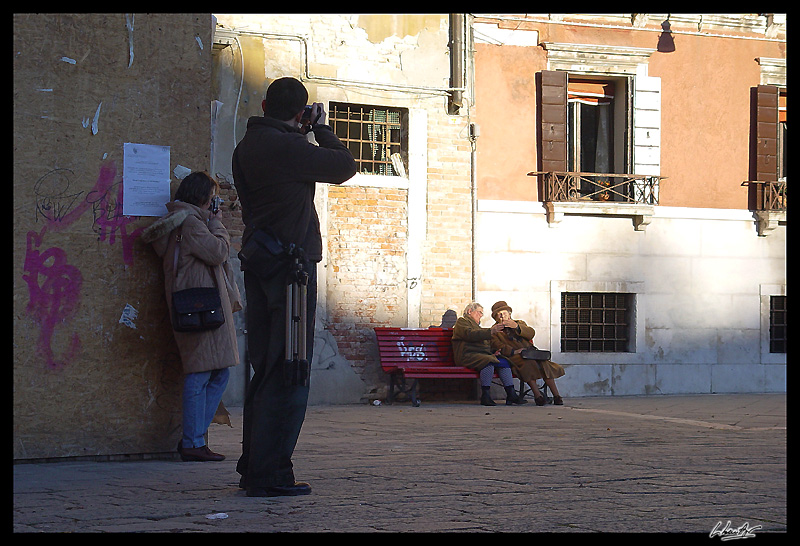 [fotoreporters+in+Venice.jpg]