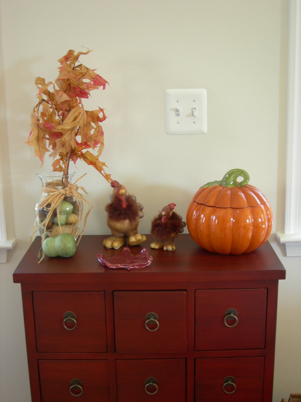 [red+cabinet+fall+touch.JPG]