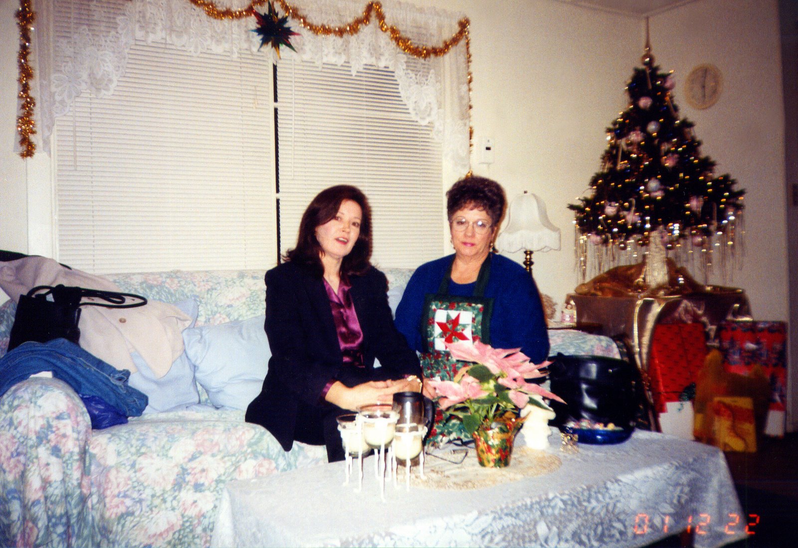 [2001-12+Mom+&+Kathy.jpg]