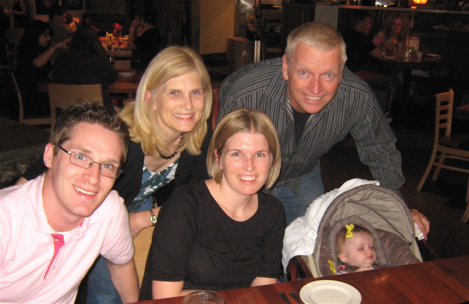 [Mothers+Day+Night--Don,+Lyn,+Jen,+Brian,+Emily.JPG]