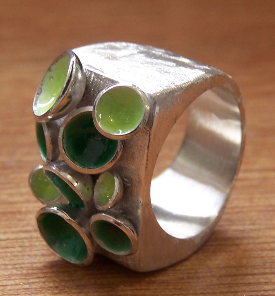 [anillo+cazuelas+verdes.jpg]