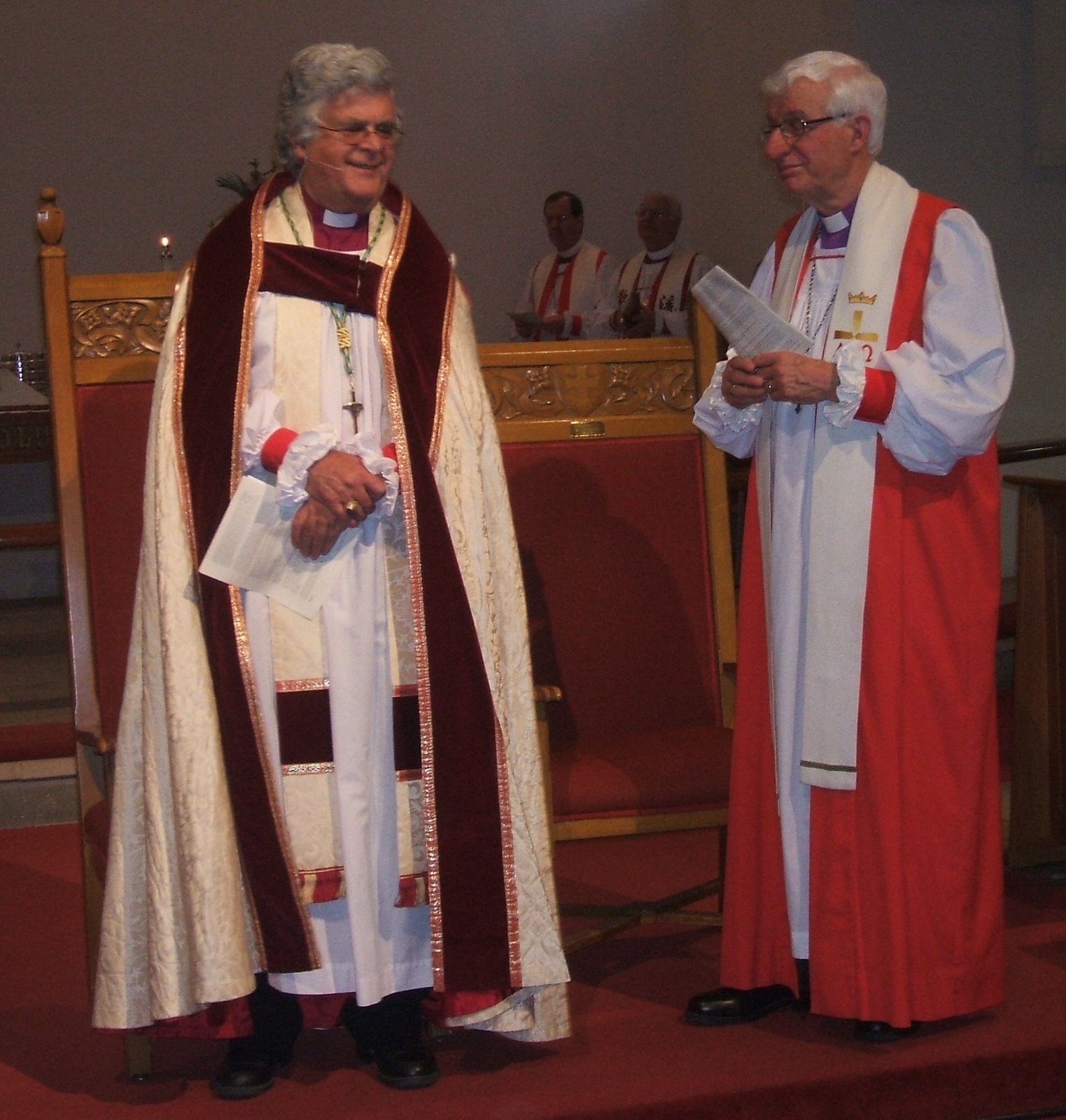 [Bishops+Harvey+&+Harding+at+Ordination.jpg]