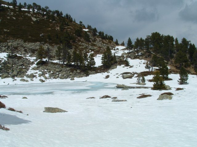 [041+Frozen+lake+on+top.jpg]
