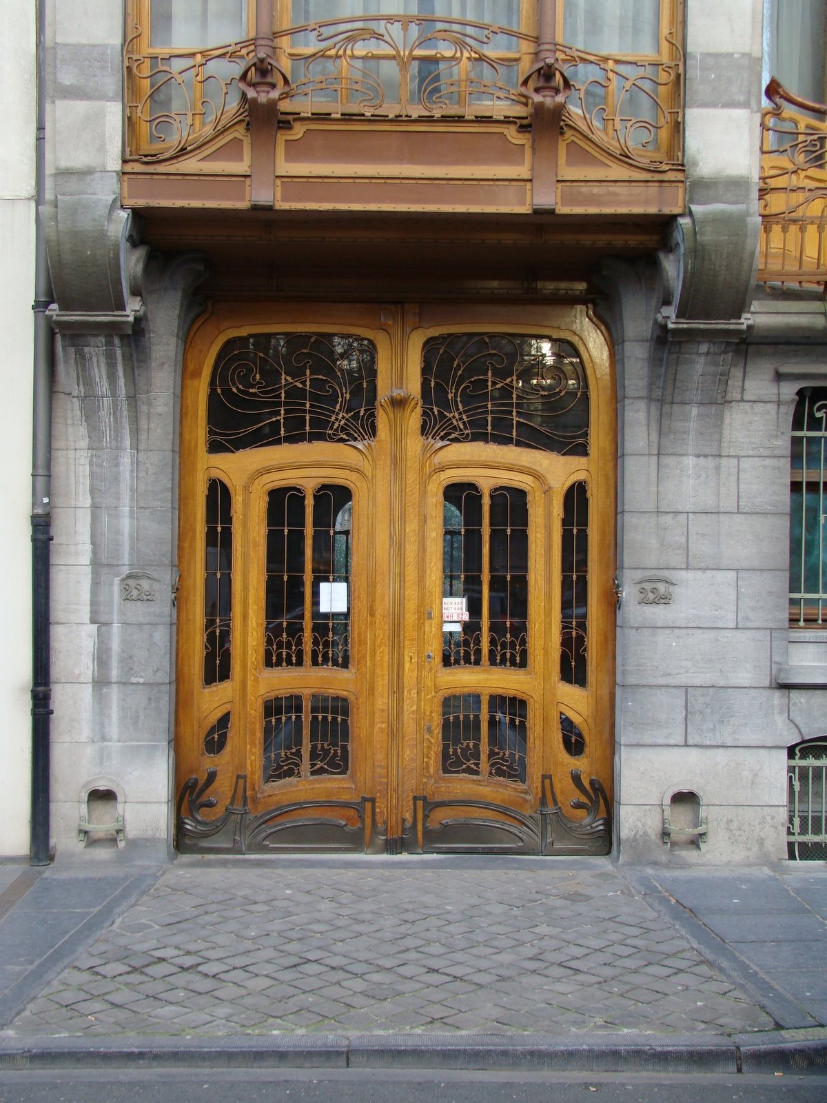 [Hôtel+Solvay+-+porte+d'entrée.JPG]