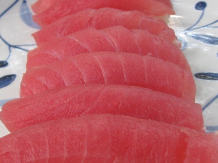 [tuna+sushi+5.JPG]