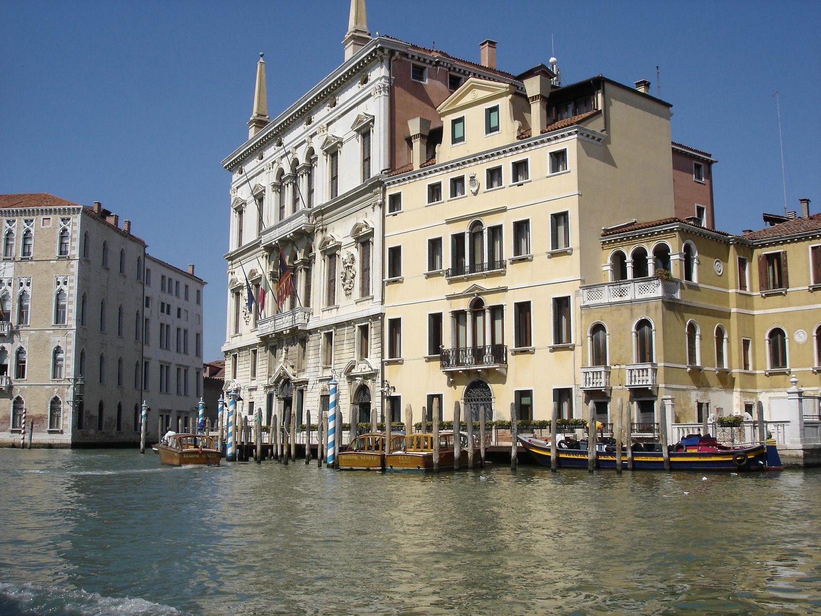 [Venezia_Canals.JPG]