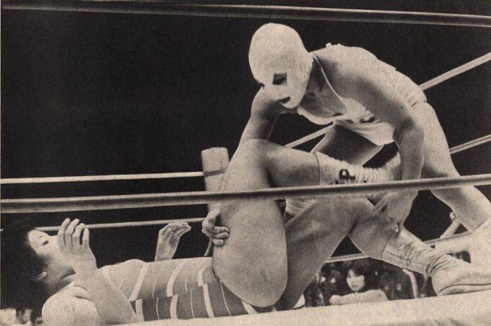 Nancy Kumi wrestling Mariko Akagi in Japan