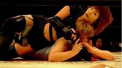 [Takako+Inoue+vs.+Debbie+Malenko-wrestling.jpg]