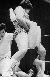 [Devil+Masami+vs.+Jaguar+Yokota2-wrestling+.jpg]