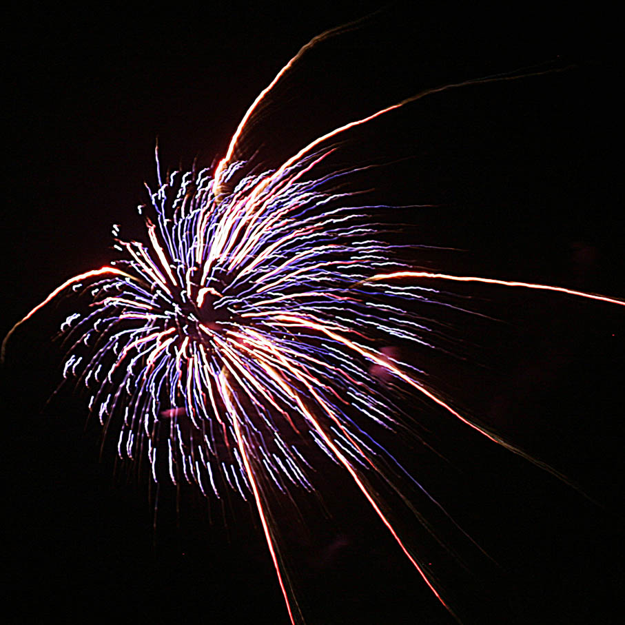 [2008+0621+Fireworks+4.jpg]