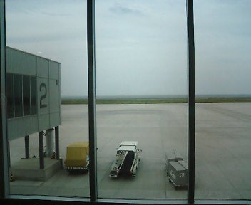 [Kitakyushu+airport.jpg]
