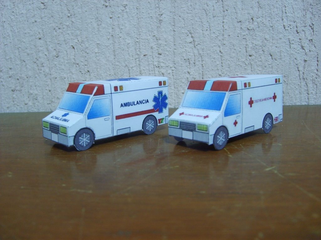 [Ambulancia+de+papel+1.JPG]