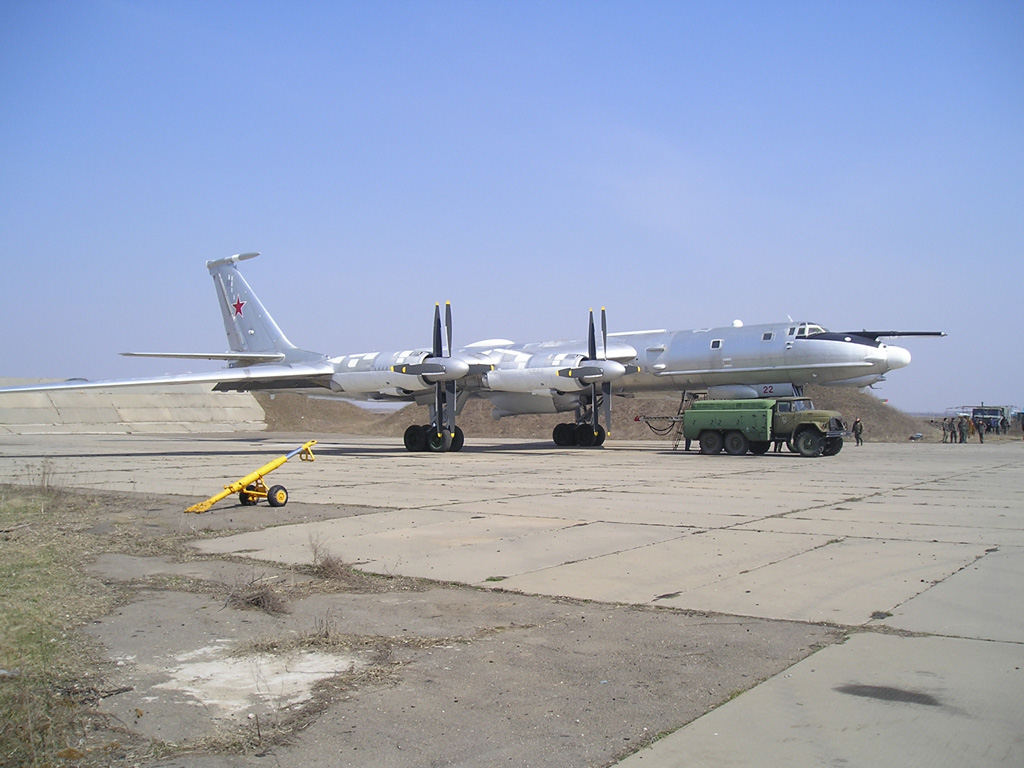 [Tu-142MR_003.jpg]