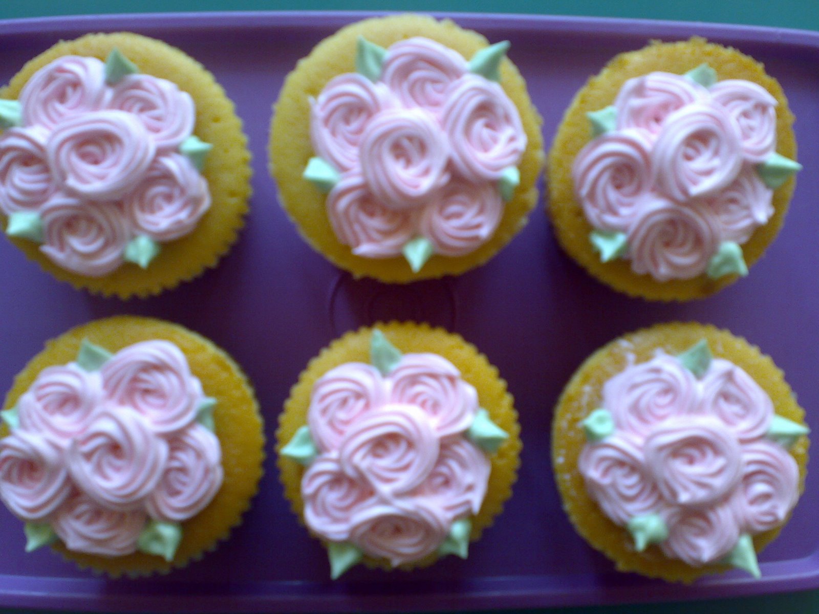 [Cupcake+Roses2.jpg]