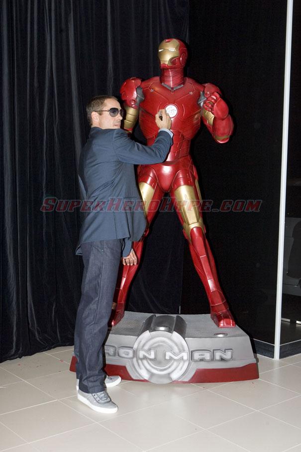 [Iron_Man_Aus_Premiere_Pic_3.JPG]