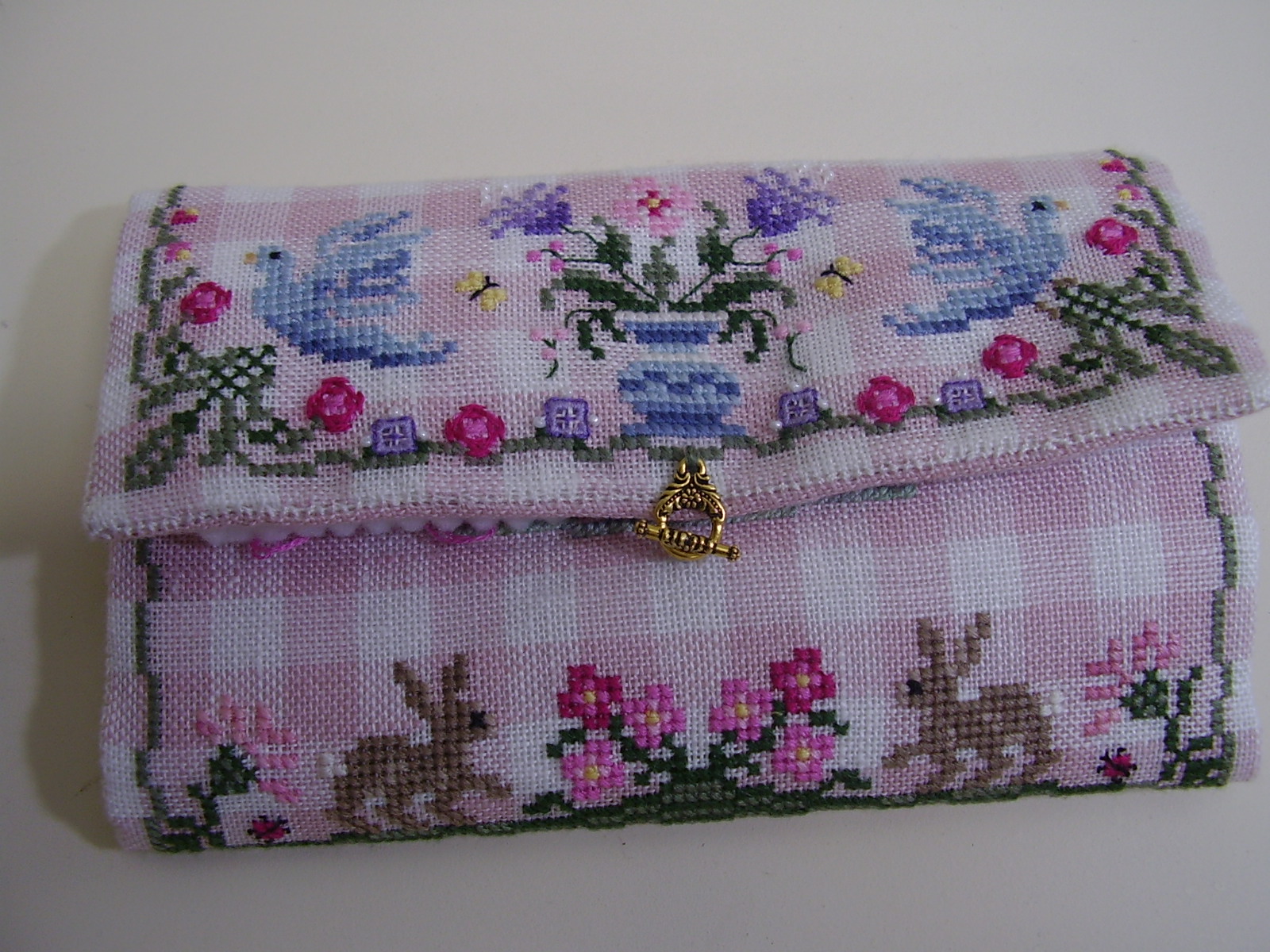 [Queen+of+the+Needle+Sampler+Sewing+Case+View+2+by+Just+Nan.JPG]
