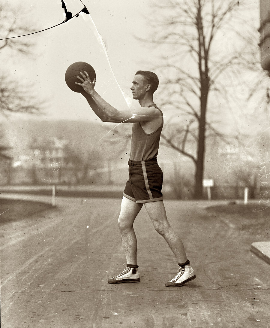 [1924_basketballer.jpg]