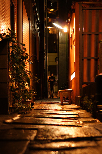 [night+alley.jpg]