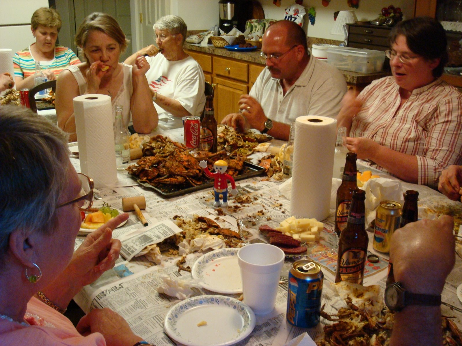 [6+12+-+2+Hitch+eats+steamed+crabs+at+Sechrists.jpg]