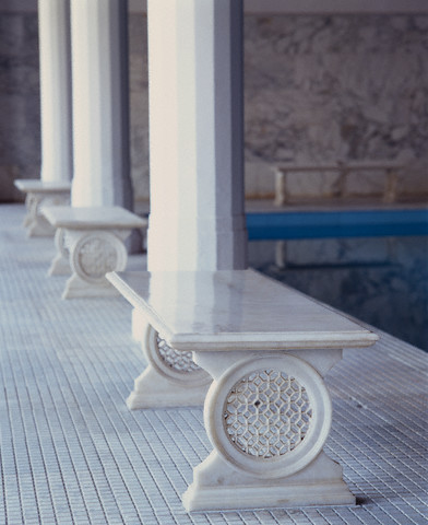 [marble-swimming-pool---bikaner-palace-jaipur-786753.jpg]