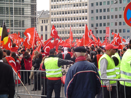 [Turkse+manifestatie+03112007+D.jpg]