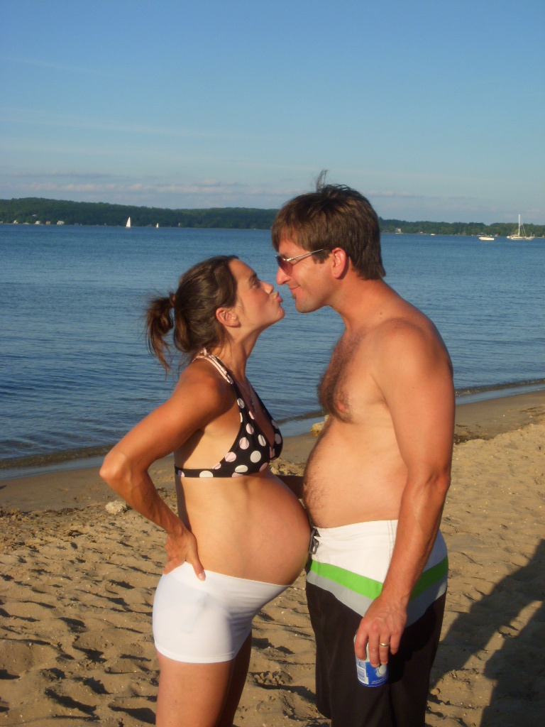 [mommy+and+daddy+belly+off.jpg]
